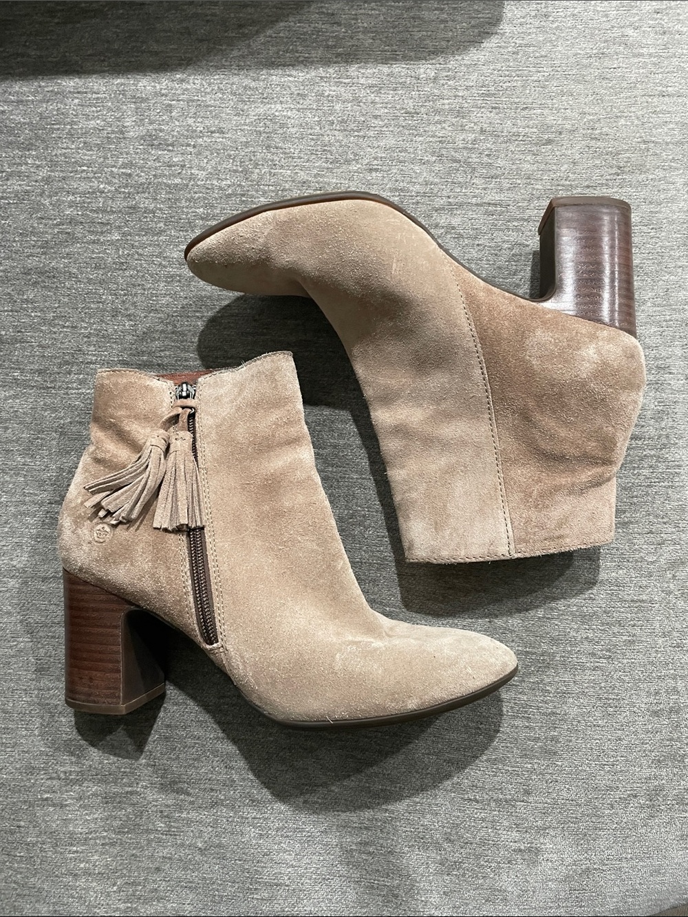 Born Bootie Tassel Taupe Suede Leather Boots Size 8.5 - Picture 9 of 14